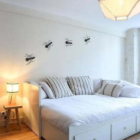 Les Nids Perches - Place Notre-dame Apartment