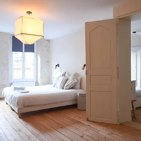 Les Nids Perches - Place Notre-dame