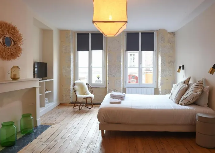 Les Nids Perches - Place Notre-dame Apartamento *